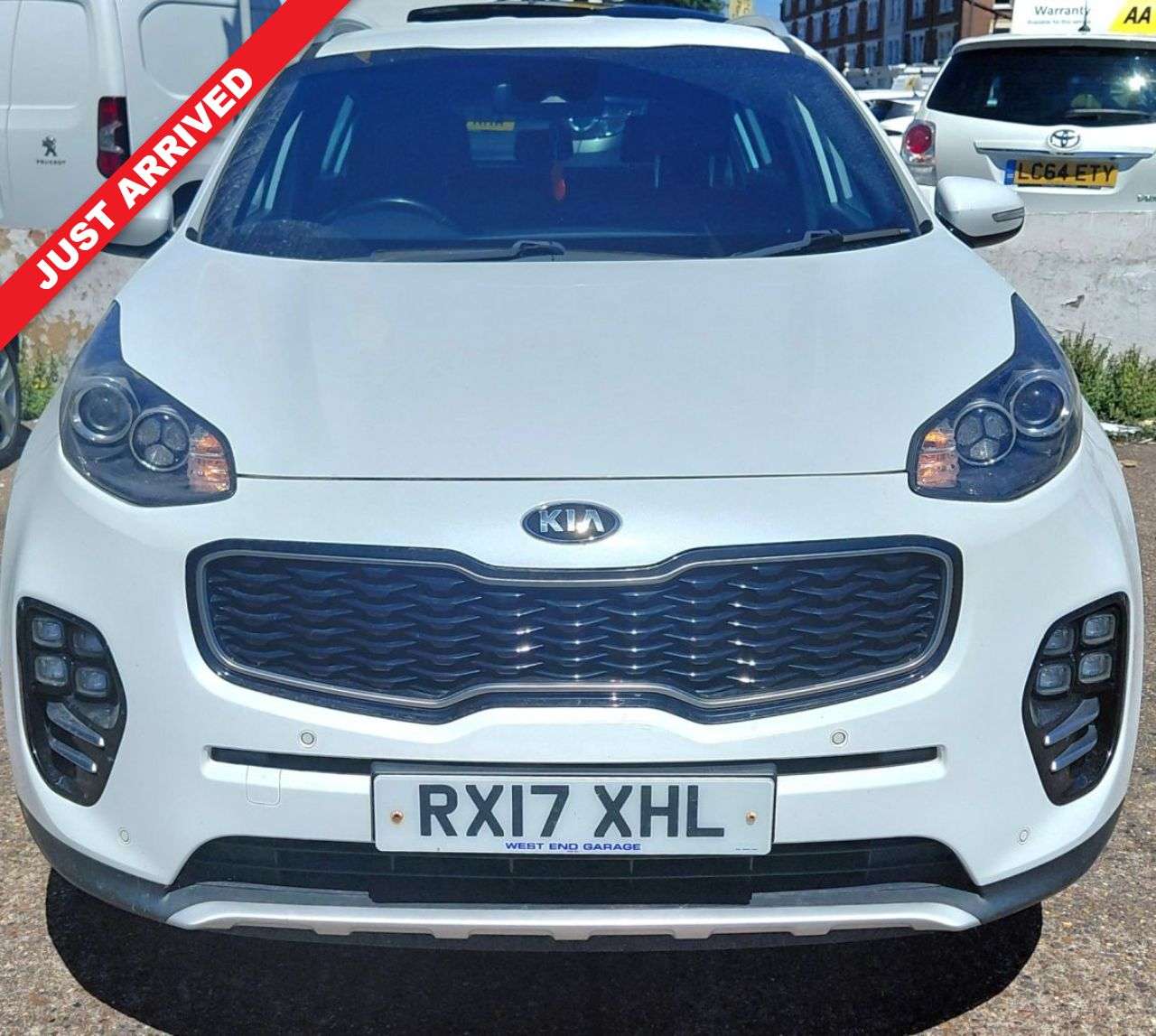 A 2017 KIA SPORTAGE 1.6 AUTOMATIC T-GDi GT-Line SUV 5dr Petrol DCT AWD Euro 6 (174 bhp) HALF LE A 2017 KIA SPORTAGE 1.6 AUTOMATIC T-GDi GT-Line SUV 5dr Petrol DCT AWD Euro 6 (174 bhp) HALF LE