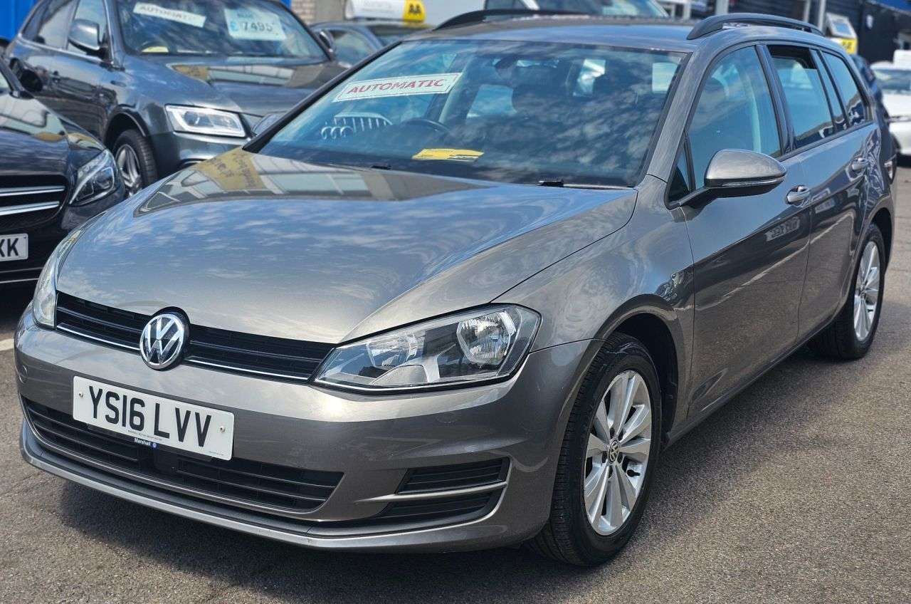 A 2016 VOLKSWAGEN GOLF AUTOMATIC 1.4 TSI BlueMotion Tech SE Estate 5dr Petrol DSG Euro 6 (s/s) (12 A 2016 VOLKSWAGEN GOLF AUTOMATIC 1.4 TSI BlueMotion Tech SE Estate 5dr Petrol DSG Euro 6 (s/s) (12
