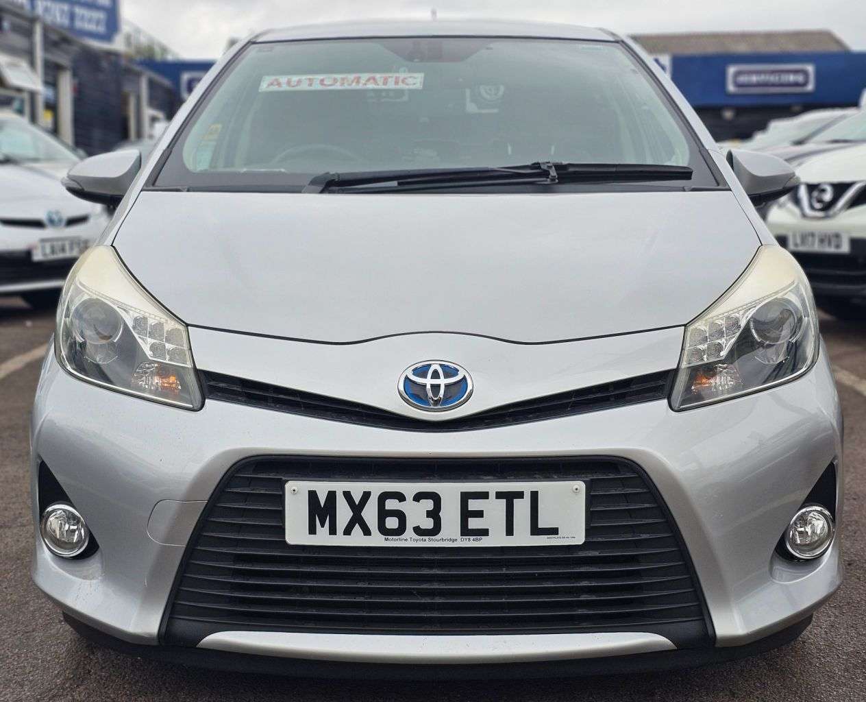 A 2013 TOYOTA YARIS 1.5 VVT-h T Spirit Hatchback 5dr Petrol Hybrid CVT Euro 5 (101 ps) REVERSE A 2013 TOYOTA YARIS 1.5 VVT-h T Spirit Hatchback 5dr Petrol Hybrid CVT Euro 5 (101 ps) REVERSE