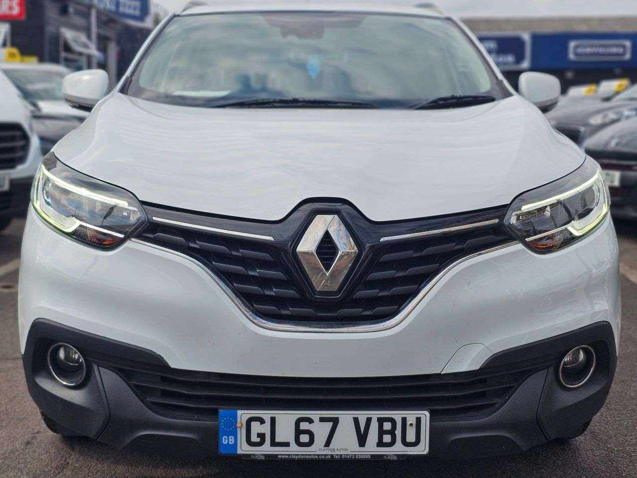 A 2017 RENAULT KADJAR 1.2 TCe Dynamique Nav SUV 5dr Petrol Manual Euro 6 (s/s) (130 ps) FULL SERV A 2017 RENAULT KADJAR 1.2 TCe Dynamique Nav SUV 5dr Petrol Manual Euro 6 (s/s) (130 ps) FULL SERV