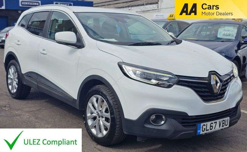 A 2017 RENAULT KADJAR 1.2 TCe Dynamique Nav SUV 5dr Petrol Manual Euro 6 (s/s) (130 ps) FULL SERV A 2017 RENAULT KADJAR 1.2 TCe Dynamique Nav SUV 5dr Petrol Manual Euro 6 (s/s) (130 ps) FULL SERV