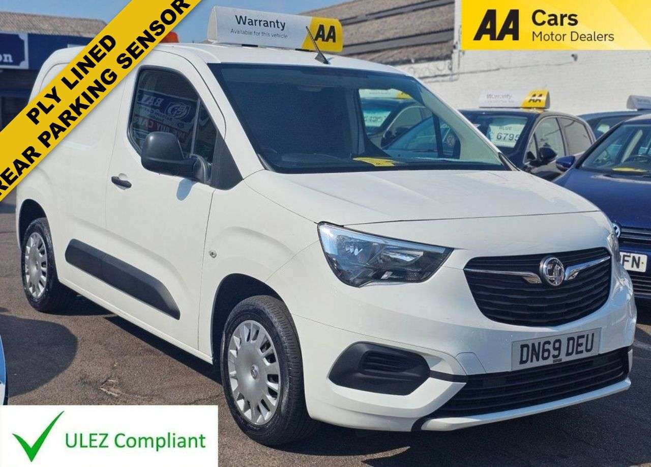 A 2019 VAUXHALL COMBO 1.5 Turbo D 2000 Sportive Panel Van 4dr Diesel Manual L1 H1 Euro 6 (s/s) (7 A 2019 VAUXHALL COMBO 1.5 Turbo D 2000 Sportive Panel Van 4dr Diesel Manual L1 H1 Euro 6 (s/s) (7