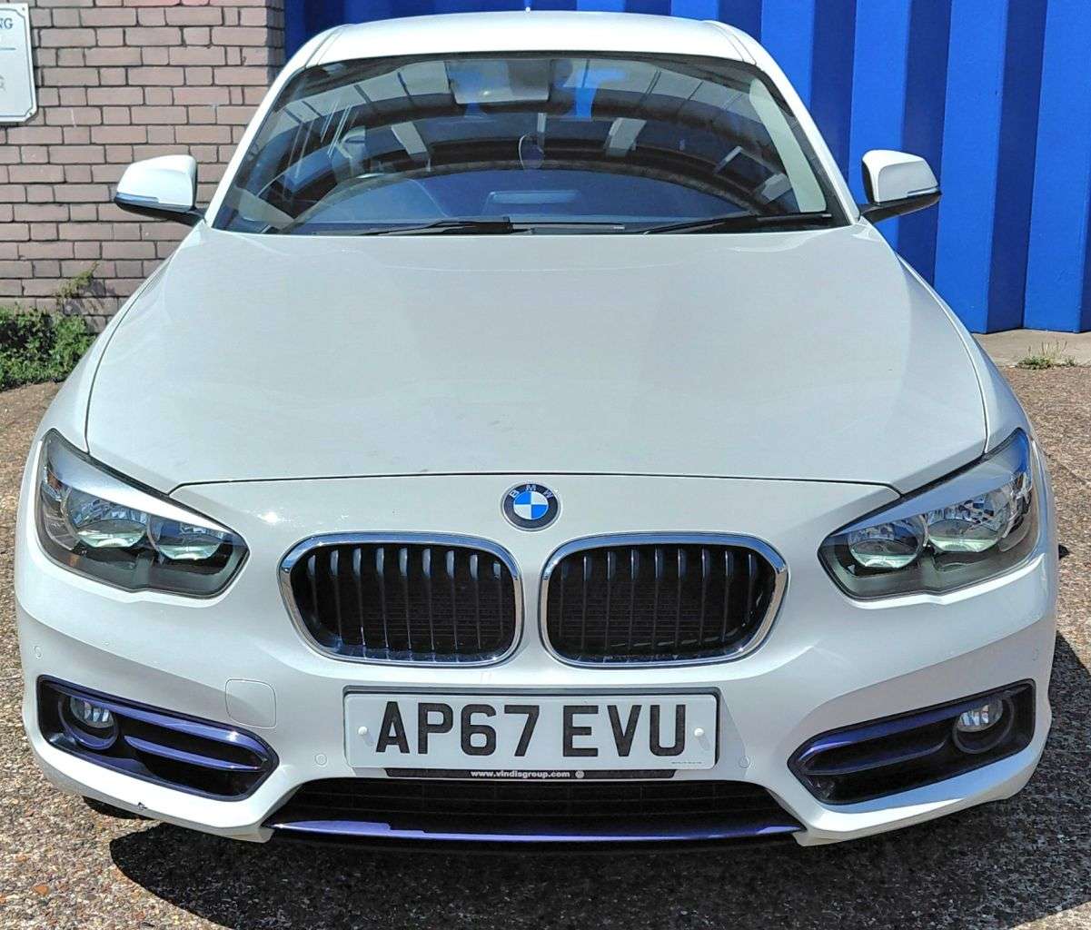 A 2018 BMW 1 SERIES 1.5 AUTOMATIC 118i Sport Hatchback 5dr Petrol Auto Euro 6 (s/s) (136 ps) BL A 2018 BMW 1 SERIES 1.5 AUTOMATIC 118i Sport Hatchback 5dr Petrol Auto Euro 6 (s/s) (136 ps) BL