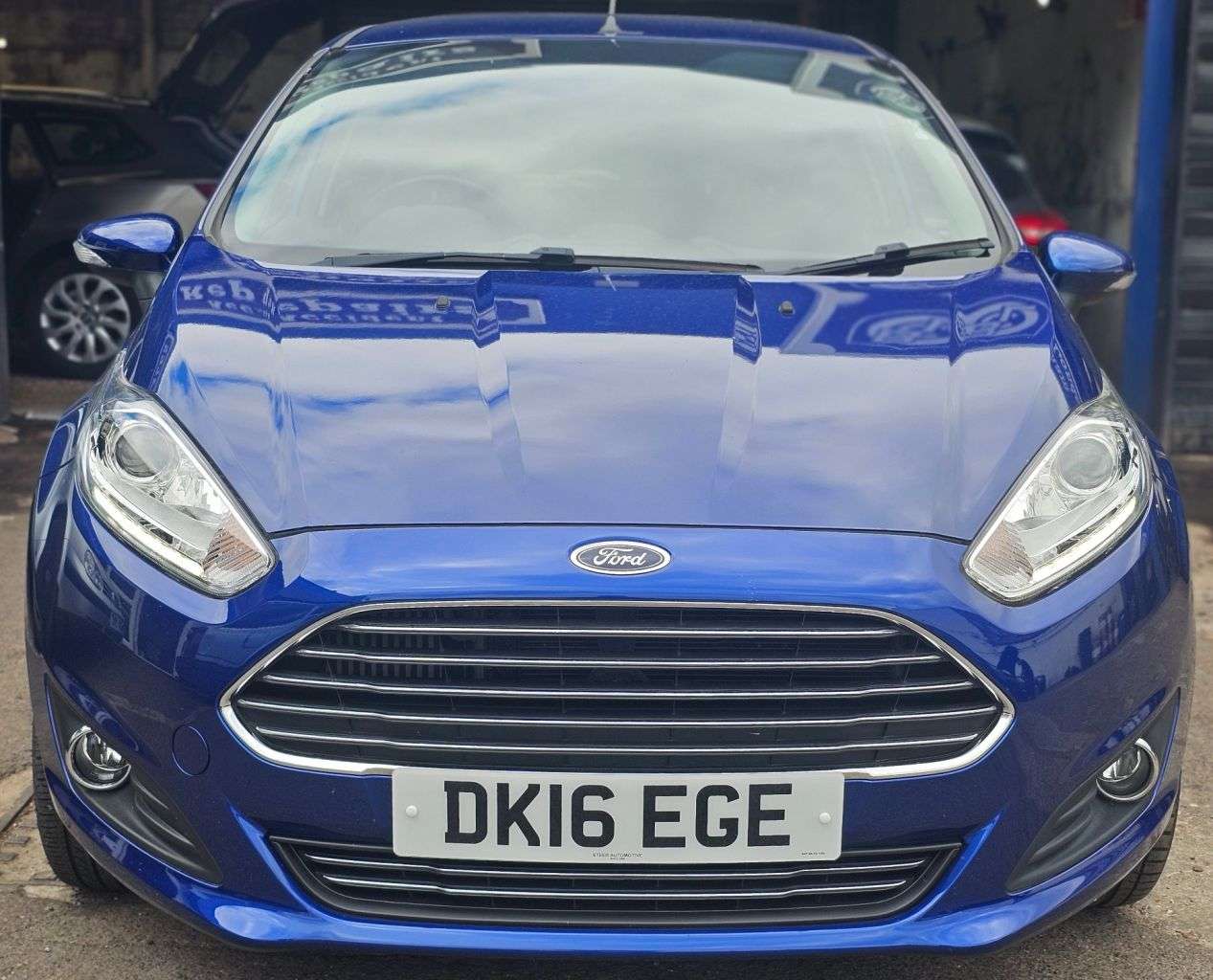 A 2016 FORD FIESTA AUTOMATIC 1.0T EcoBoost Zetec Hatchback 5dr Petrol Powershift Euro 6 (100 p A 2016 FORD FIESTA AUTOMATIC 1.0T EcoBoost Zetec Hatchback 5dr Petrol Powershift Euro 6 (100 p