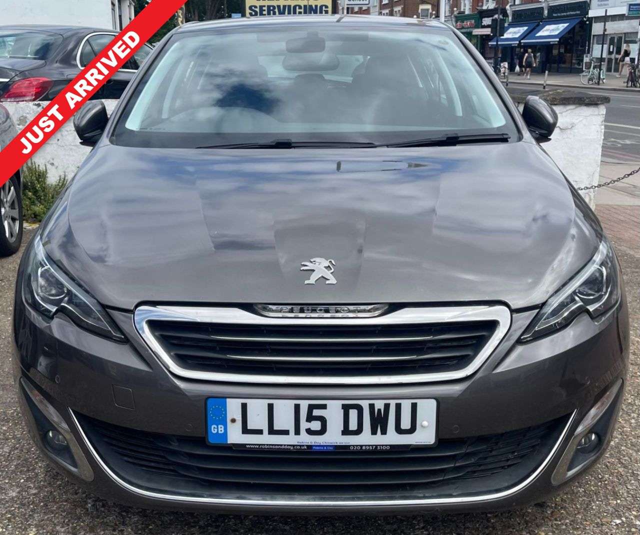 A 2015 PEUGEOT 308 AUTOMATIC 1.2 PureTech Allure Hatchback 5dr Petrol Auto Euro 6 (s/s) (130 p A 2015 PEUGEOT 308 AUTOMATIC 1.2 PureTech Allure Hatchback 5dr Petrol Auto Euro 6 (s/s) (130 p