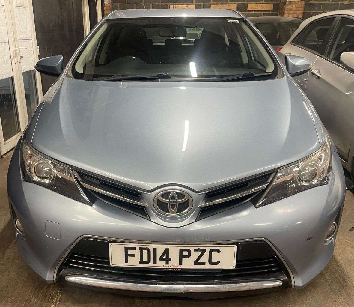 A 2014 TOYOTA AURIS AUTOMATIC 1.6 V-Matic Icon Hatchback 5dr Petrol Multidrive S Euro 5 (132 ps A 2014 TOYOTA AURIS AUTOMATIC 1.6 V-Matic Icon Hatchback 5dr Petrol Multidrive S Euro 5 (132 ps
