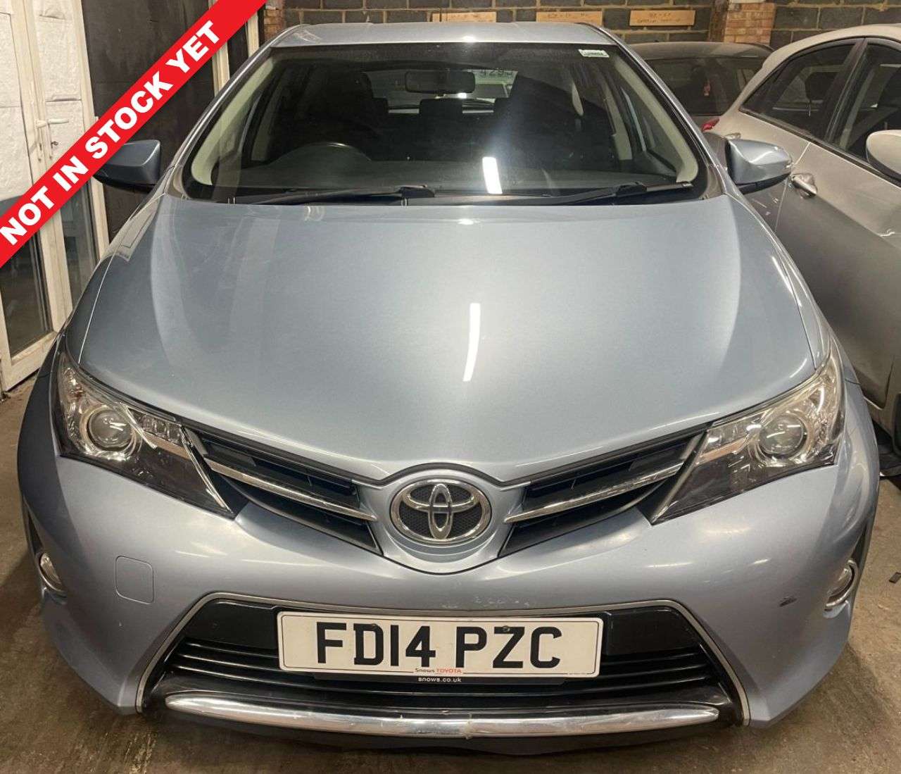 A 2014 TOYOTA AURIS AUTOMATIC 1.6 V-Matic Icon Hatchback 5dr Petrol Multidrive S Euro 5 (132 ps A 2014 TOYOTA AURIS AUTOMATIC 1.6 V-Matic Icon Hatchback 5dr Petrol Multidrive S Euro 5 (132 ps
