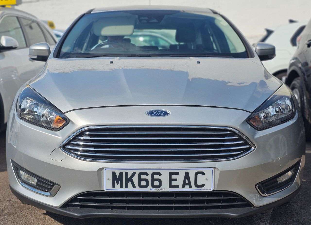 A 2016 FORD FOCUS AUTOMATIC 1.0T EcoBoost Titanium Hatchback 5dr Petrol Auto Euro 6 (s/s) (12 A 2016 FORD FOCUS AUTOMATIC 1.0T EcoBoost Titanium Hatchback 5dr Petrol Auto Euro 6 (s/s) (12