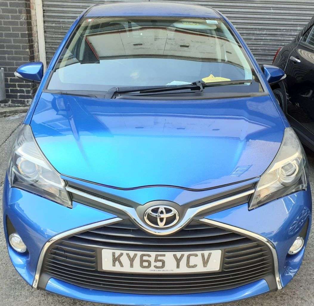 A 2015 TOYOTA YARIS AUTOMATIC 1.33 Dual VVT-i Icon Hatchback 5dr Petrol Multidrive S Euro 5 Eur A 2015 TOYOTA YARIS AUTOMATIC 1.33 Dual VVT-i Icon Hatchback 5dr Petrol Multidrive S Euro 5 Eur