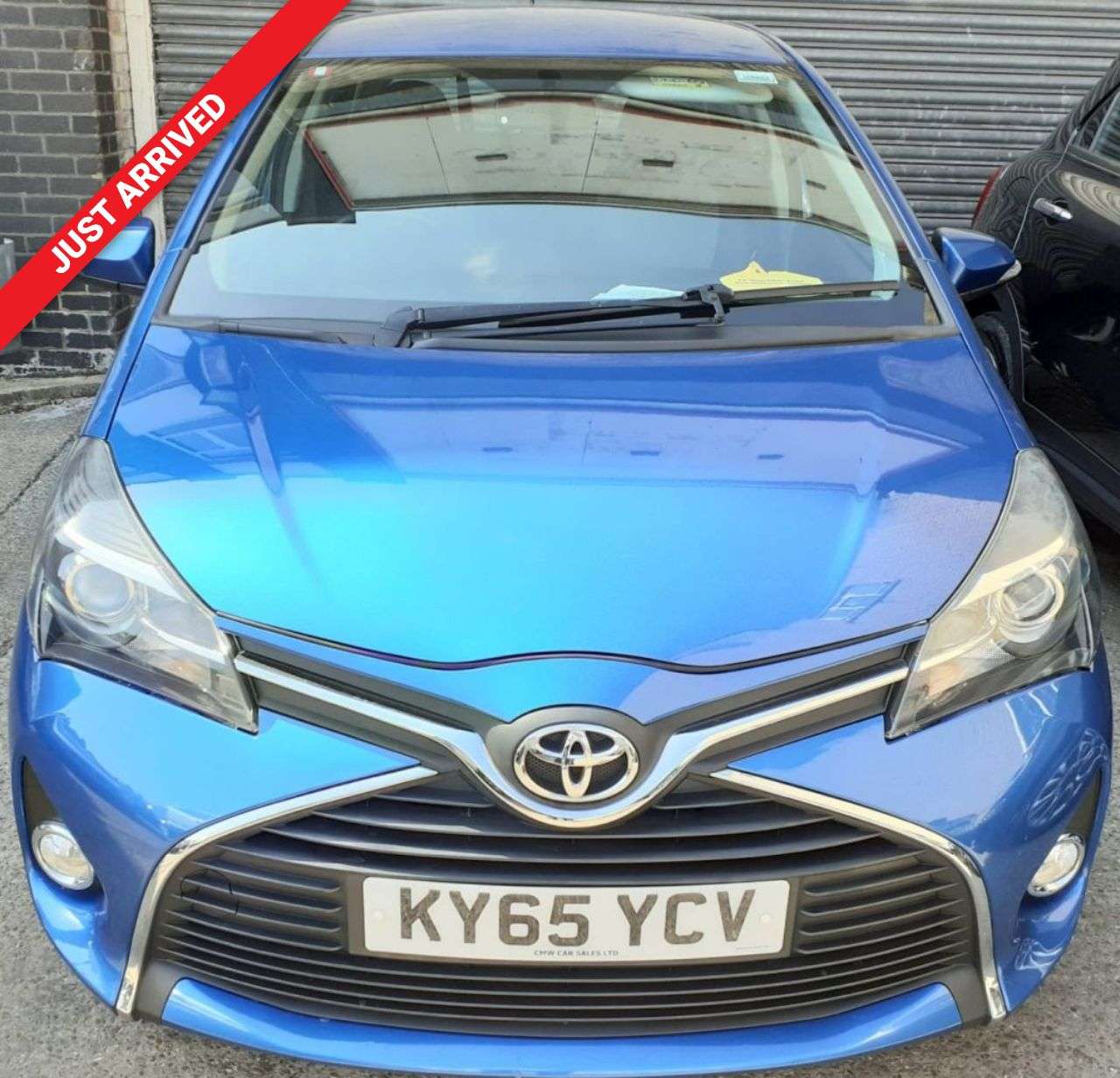 A 2015 TOYOTA YARIS AUTOMATIC 1.33 Dual VVT-i Icon Hatchback 5dr Petrol Multidrive S Euro 5 Eur A 2015 TOYOTA YARIS AUTOMATIC 1.33 Dual VVT-i Icon Hatchback 5dr Petrol Multidrive S Euro 5 Eur