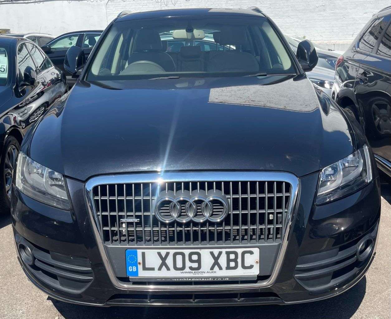 A 2009 AUDI Q5 AUTOMATIC 2.0 TFSI SE SUV 5dr Petrol S Tronic quattro Euro 4 (211 ps) FULL A 2009 AUDI Q5 AUTOMATIC 2.0 TFSI SE SUV 5dr Petrol S Tronic quattro Euro 4 (211 ps) FULL