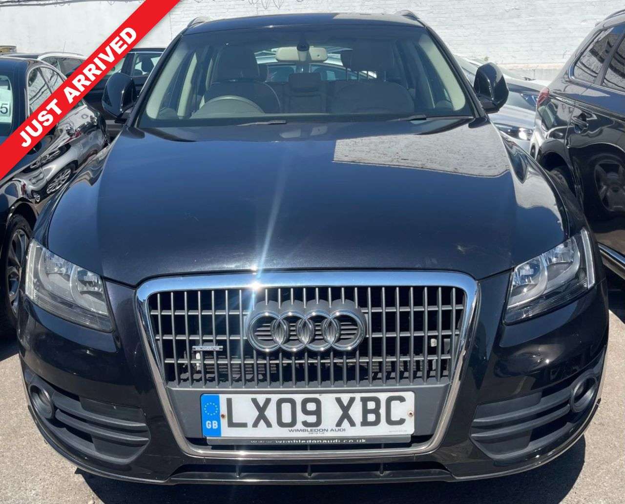 A 2009 AUDI Q5 AUTOMATIC 2.0 TFSI SE SUV 5dr Petrol S Tronic quattro Euro 4 (211 ps) FULL A 2009 AUDI Q5 AUTOMATIC 2.0 TFSI SE SUV 5dr Petrol S Tronic quattro Euro 4 (211 ps) FULL