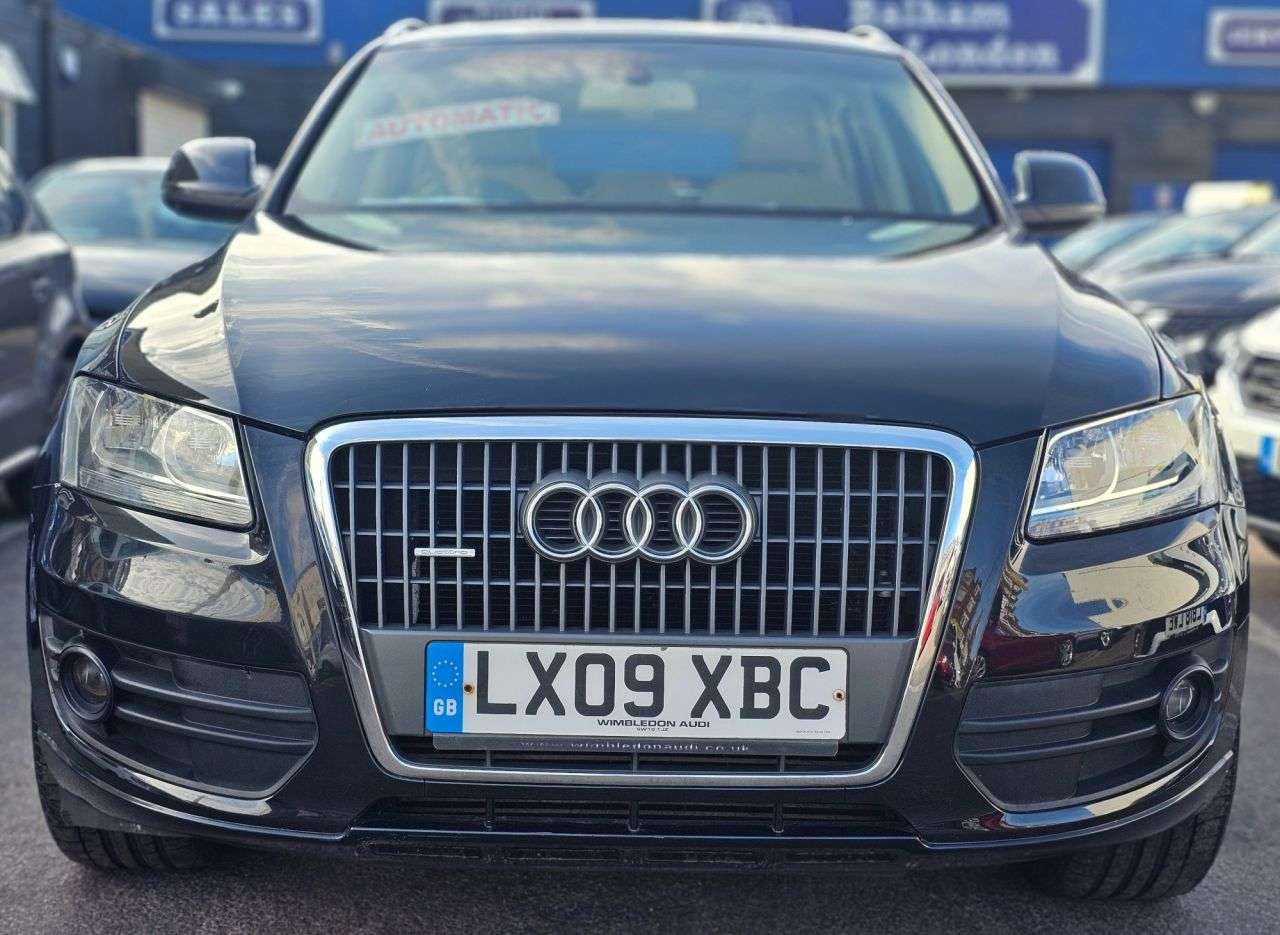 A 2009 AUDI Q5 AUTOMATIC 2.0 TFSI SE SUV 5dr Petrol S Tronic quattro Euro 4 (211 ps) FULL A 2009 AUDI Q5 AUTOMATIC 2.0 TFSI SE SUV 5dr Petrol S Tronic quattro Euro 4 (211 ps) FULL