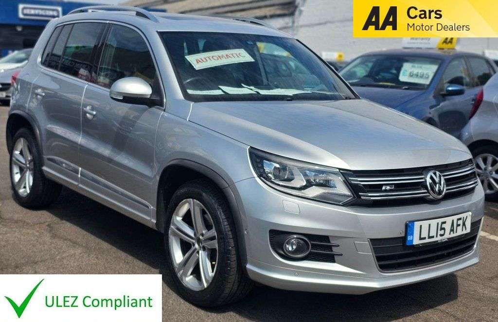 A 2015 VOLKSWAGEN TIGUAN AUTOMATIC 2.0 TSI R-Line SUV 5dr Petrol DSG 4WD Euro 5 (Nav) (210 ps) LEATH A 2015 VOLKSWAGEN TIGUAN AUTOMATIC 2.0 TSI R-Line SUV 5dr Petrol DSG 4WD Euro 5 (Nav) (210 ps) LEATH