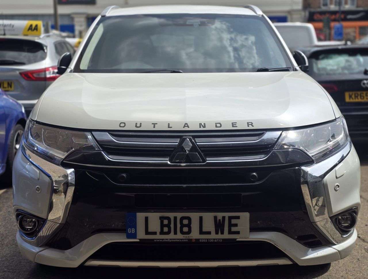 A 2018 MITSUBISHI OUTLANDER AUTOMATIC 2.0h 12kWh 5hs SUV 5dr Petrol Plug-in Hybrid CVT 4WD Euro 6 (s/s) A 2018 MITSUBISHI OUTLANDER AUTOMATIC 2.0h 12kWh 5hs SUV 5dr Petrol Plug-in Hybrid CVT 4WD Euro 6 (s/s)