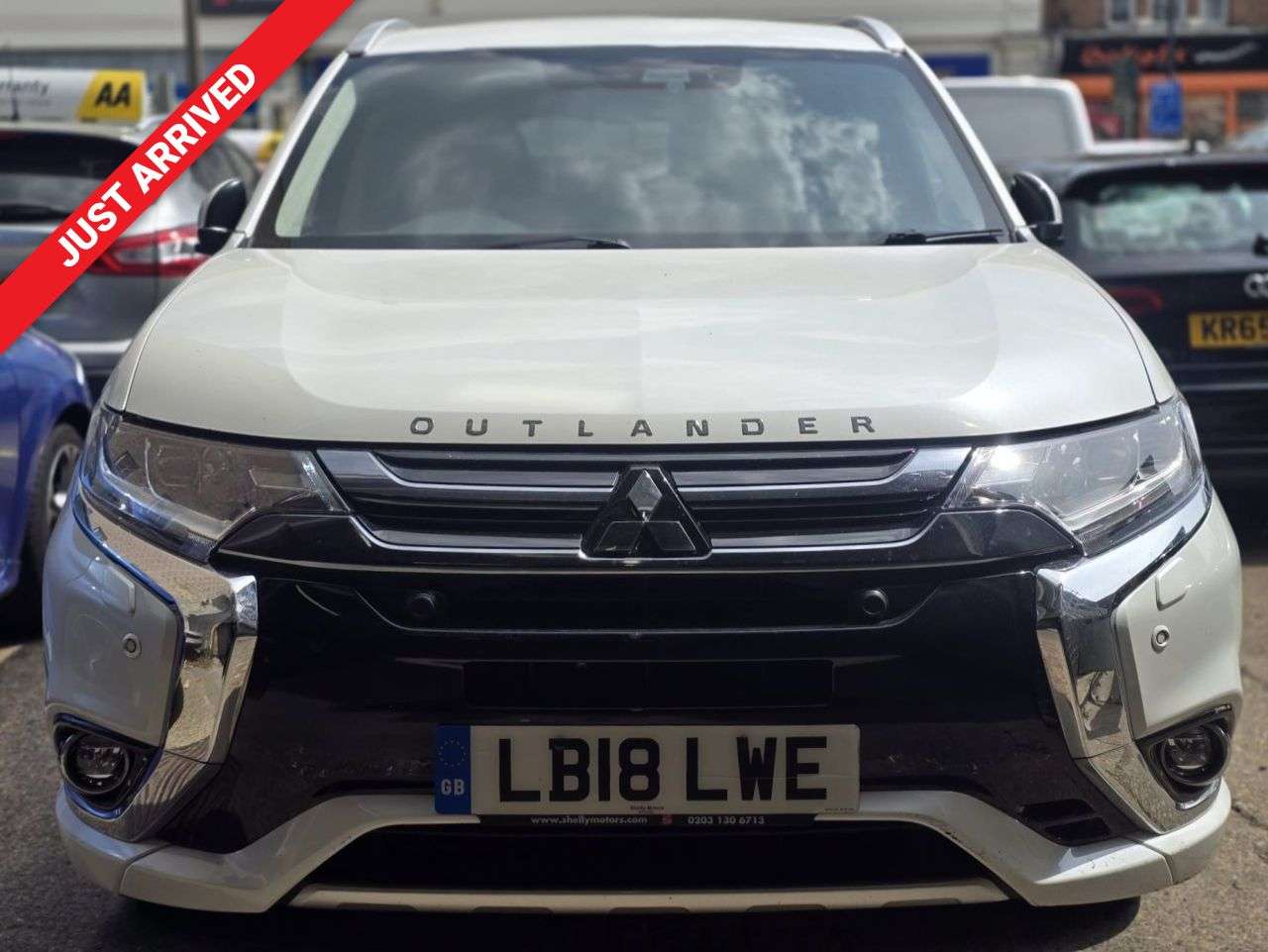 A 2018 MITSUBISHI OUTLANDER AUTOMATIC 2.0h 12kWh 5hs SUV 5dr Petrol Plug-in Hybrid CVT 4WD Euro 6 (s/s) A 2018 MITSUBISHI OUTLANDER AUTOMATIC 2.0h 12kWh 5hs SUV 5dr Petrol Plug-in Hybrid CVT 4WD Euro 6 (s/s)