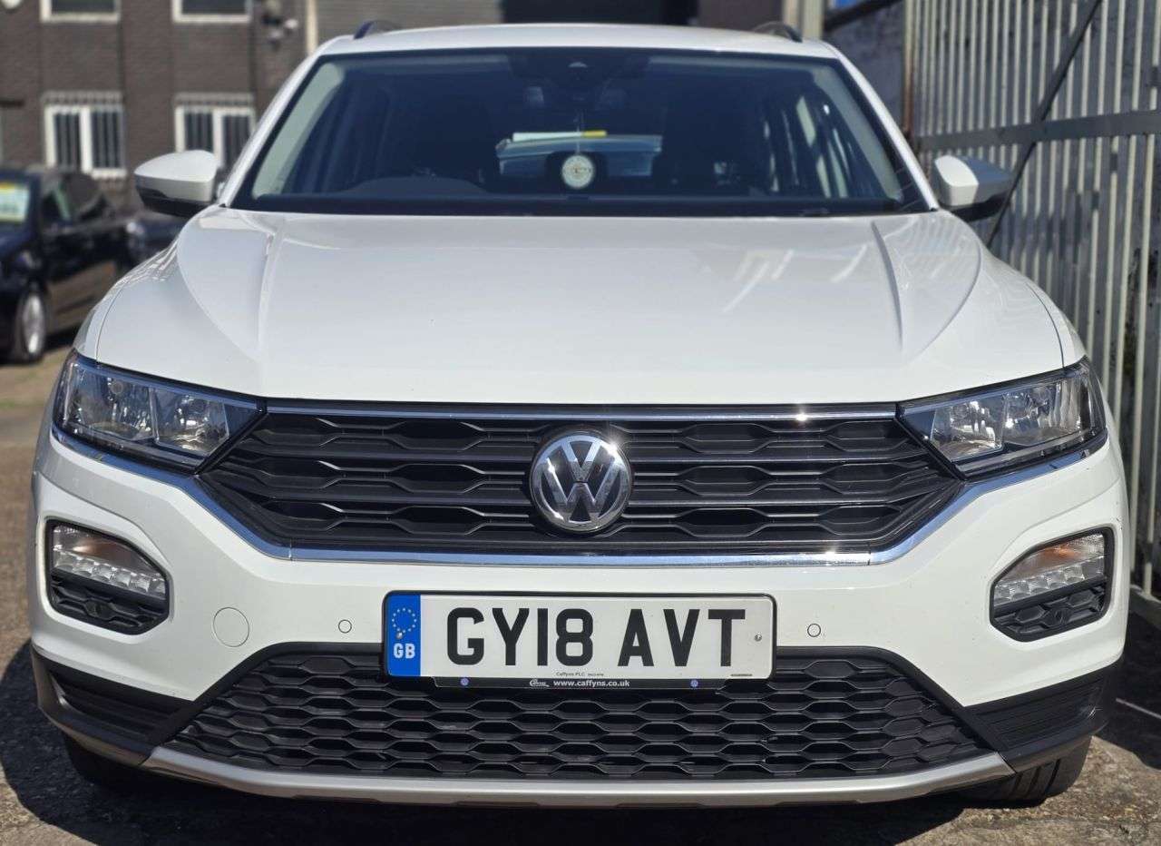 A 2018 VOLKSWAGEN T-ROC 1.5 TSI EVO SE SUV 5dr Petrol DSG Euro 6 (s/s) (150 ps) ANDROID AUTO AND AP A 2018 VOLKSWAGEN T-ROC 1.5 TSI EVO SE SUV 5dr Petrol DSG Euro 6 (s/s) (150 ps) ANDROID AUTO AND AP