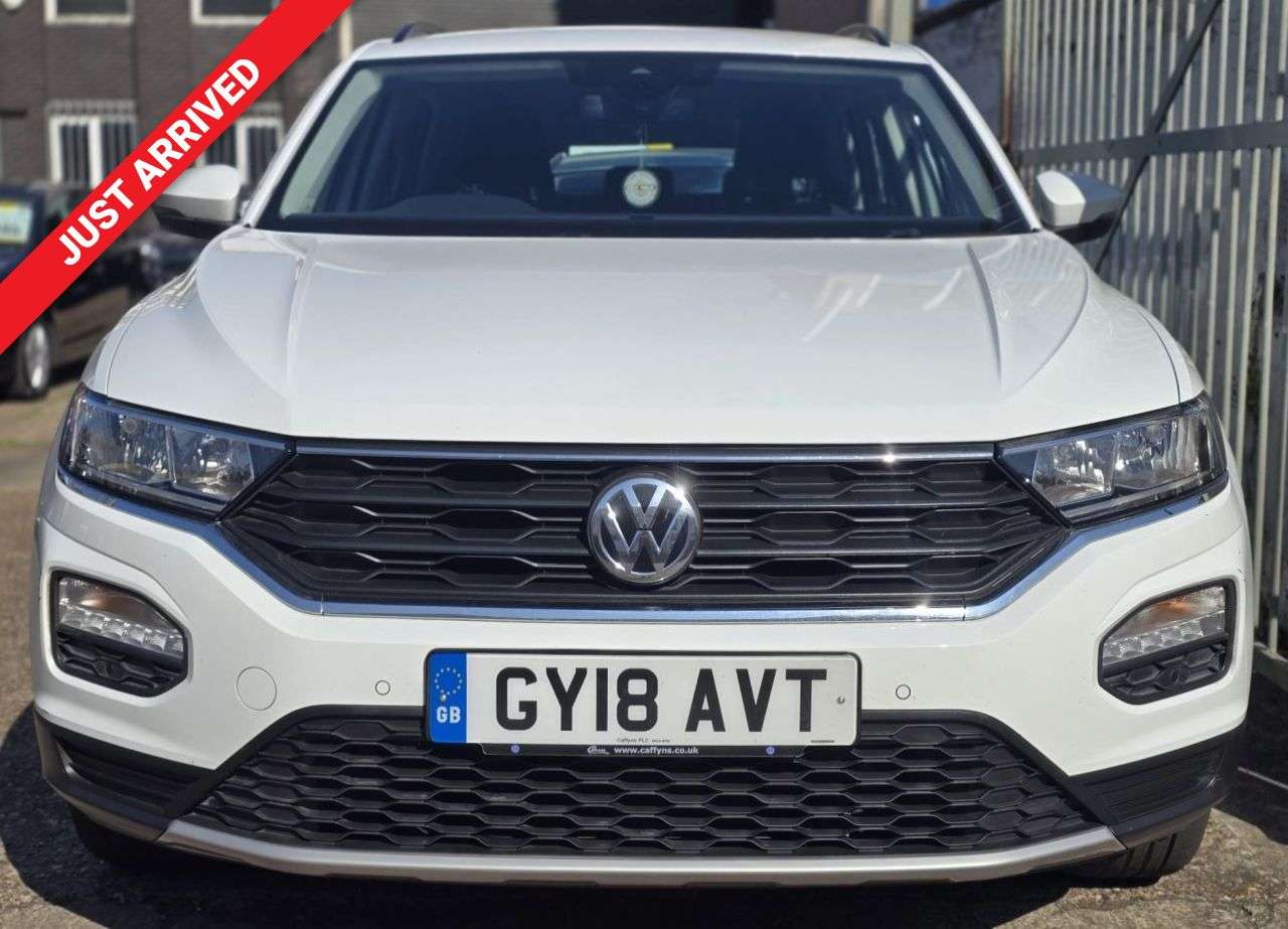 A 2018 VOLKSWAGEN T-ROC 1.5 TSI EVO SE SUV 5dr Petrol DSG Euro 6 (s/s) (150 ps) ANDROID AUTO AND AP A 2018 VOLKSWAGEN T-ROC 1.5 TSI EVO SE SUV 5dr Petrol DSG Euro 6 (s/s) (150 ps) ANDROID AUTO AND AP