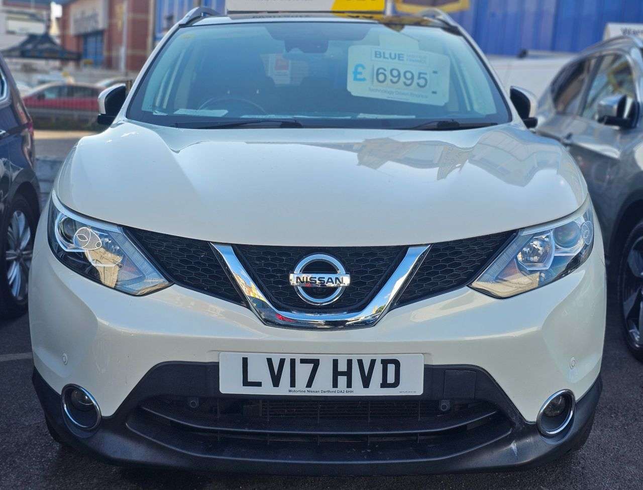 A 2017 NISSAN QASHQAI 1.2 DIG-T N-Connecta SUV 5dr Petrol Manual 2WD Euro 6 (s/s) (115 ps) ONE OW A 2017 NISSAN QASHQAI 1.2 DIG-T N-Connecta SUV 5dr Petrol Manual 2WD Euro 6 (s/s) (115 ps) ONE OW