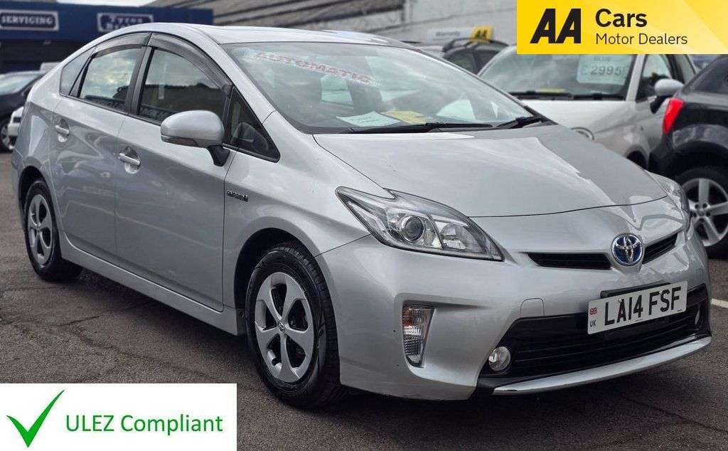 A 2014 TOYOTA PRIUS AUTOMATIC 1.5 Saloon 4dr Petrol Hybrid CVT (120 g/km, 70 bhp) REVERSE CAMER A 2014 TOYOTA PRIUS AUTOMATIC 1.5 Saloon 4dr Petrol Hybrid CVT (120 g/km, 70 bhp) REVERSE CAMER