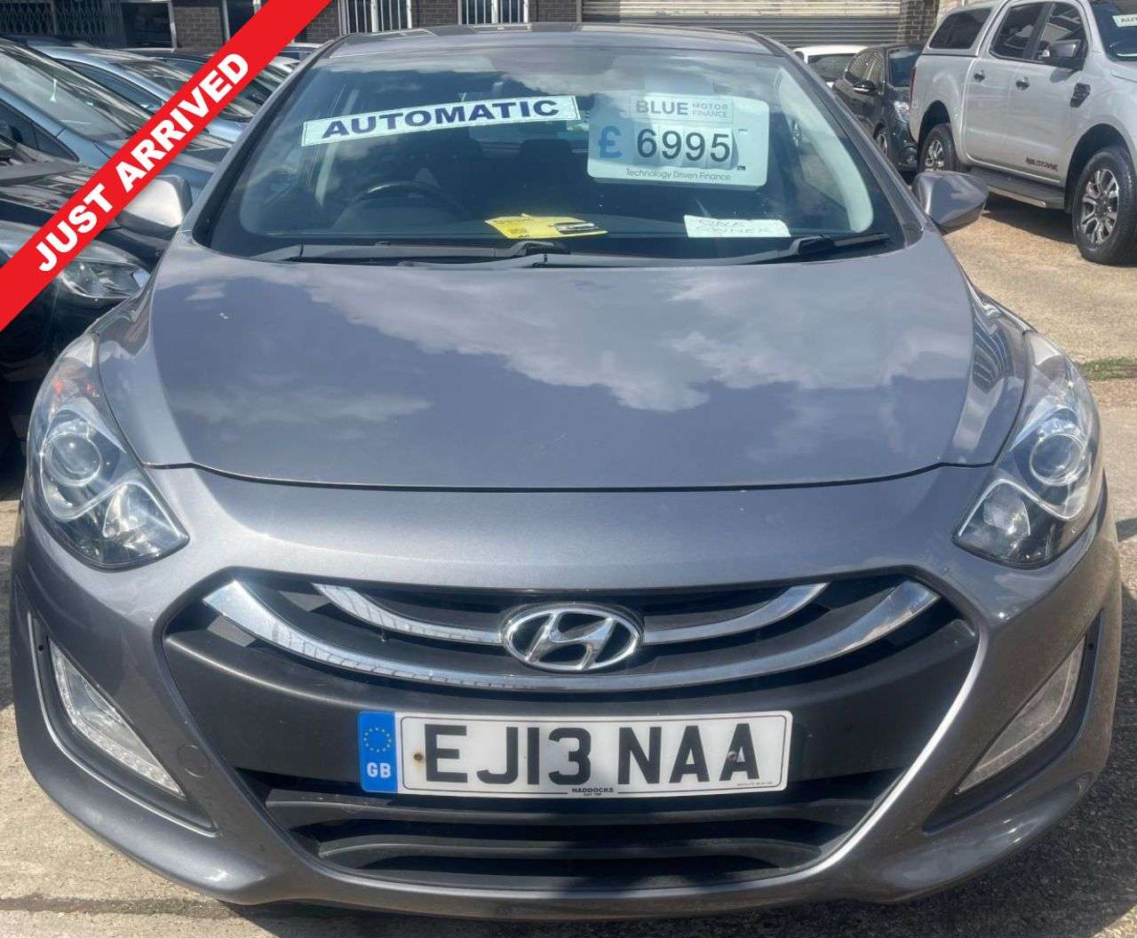 A 2013 HYUNDAI I30 AUTOMATIC 1.6 Active Hatchback 5dr Petrol Auto Euro 5 (120 ps) FULL SERVICE A 2013 HYUNDAI I30 AUTOMATIC 1.6 Active Hatchback 5dr Petrol Auto Euro 5 (120 ps) FULL SERVICE