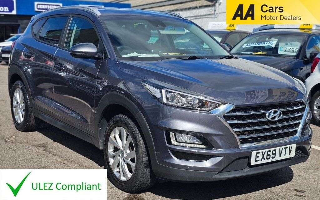 A 2019 HYUNDAI TUCSON 1.6 GDi SE Nav SUV 5dr Petrol Manual Euro 6 (s/s) (132 ps) ROOF RAILS, CRUI A 2019 HYUNDAI TUCSON 1.6 GDi SE Nav SUV 5dr Petrol Manual Euro 6 (s/s) (132 ps) ROOF RAILS, CRUI