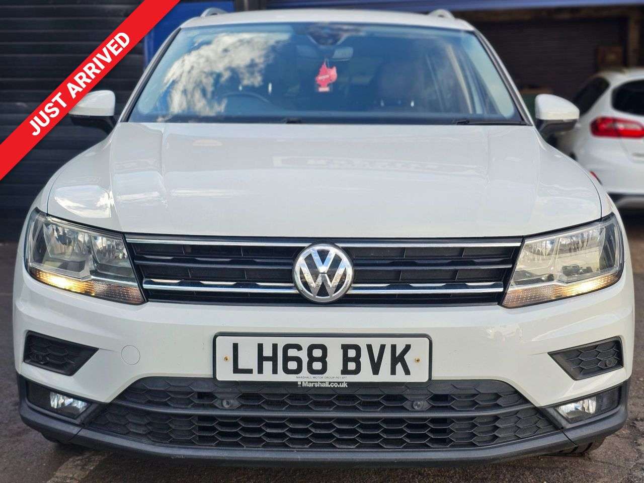 A 2018 VOLKSWAGEN TIGUAN 1.4 TSI SE Navigation SUV 5dr Petrol Manual Euro 6 (s/s) (125 ps) SAT/NAV,R A 2018 VOLKSWAGEN TIGUAN 1.4 TSI SE Navigation SUV 5dr Petrol Manual Euro 6 (s/s) (125 ps) SAT/NAV,R