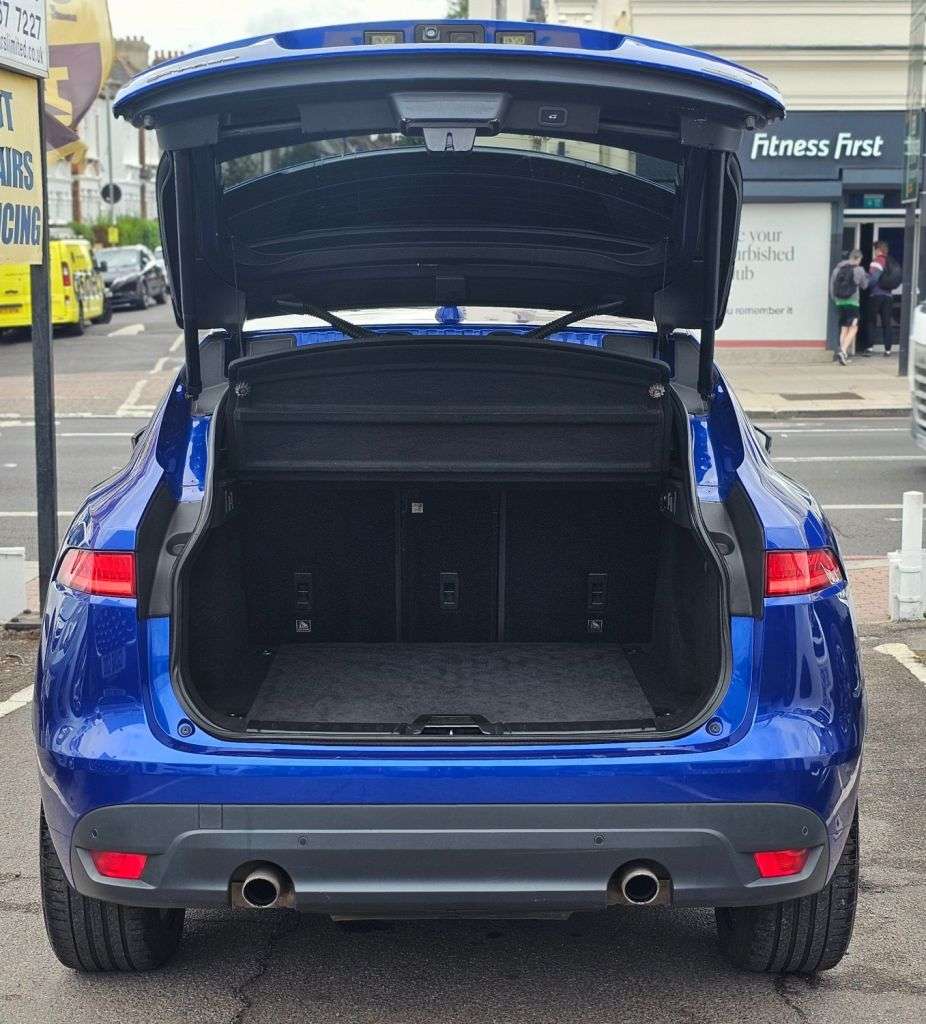 2017 JAGUAR F-PACE 2017 JAGUAR F-PACE