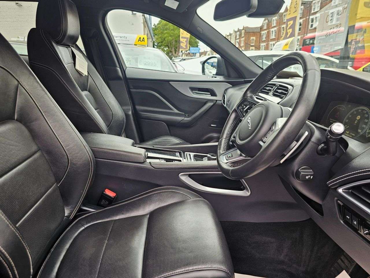 2017 JAGUAR F-PACE 2017 JAGUAR F-PACE