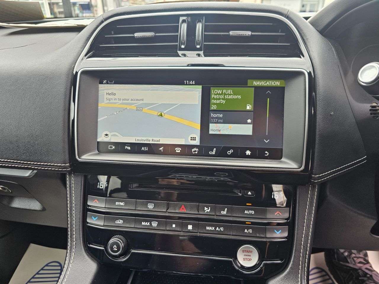 2017 JAGUAR F-PACE 2017 JAGUAR F-PACE