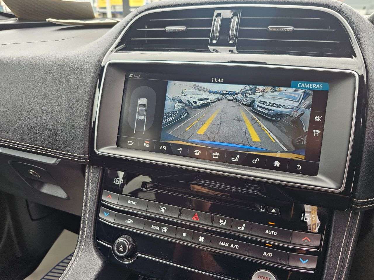 2017 JAGUAR F-PACE 2017 JAGUAR F-PACE