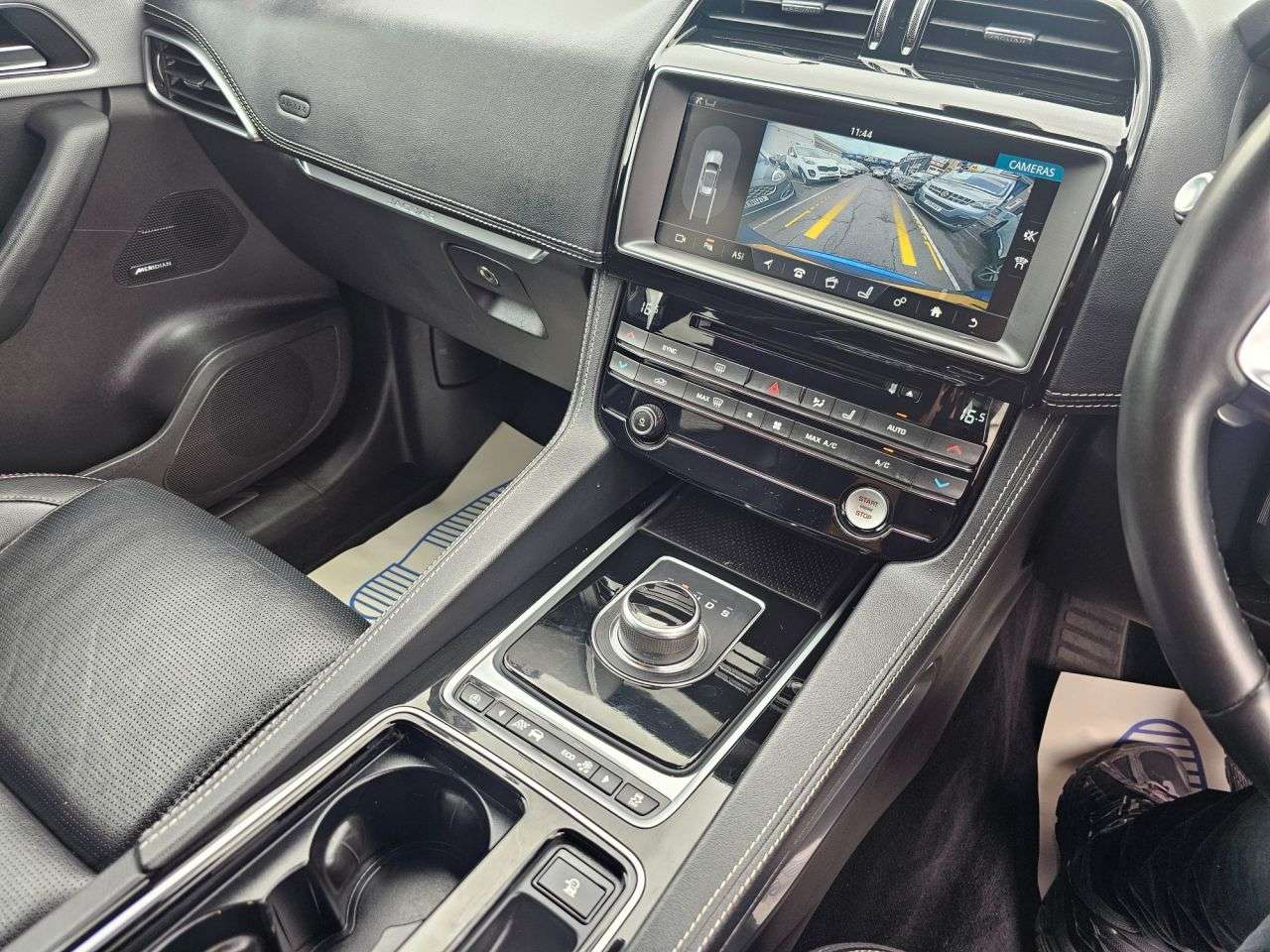 2017 JAGUAR F-PACE 2017 JAGUAR F-PACE