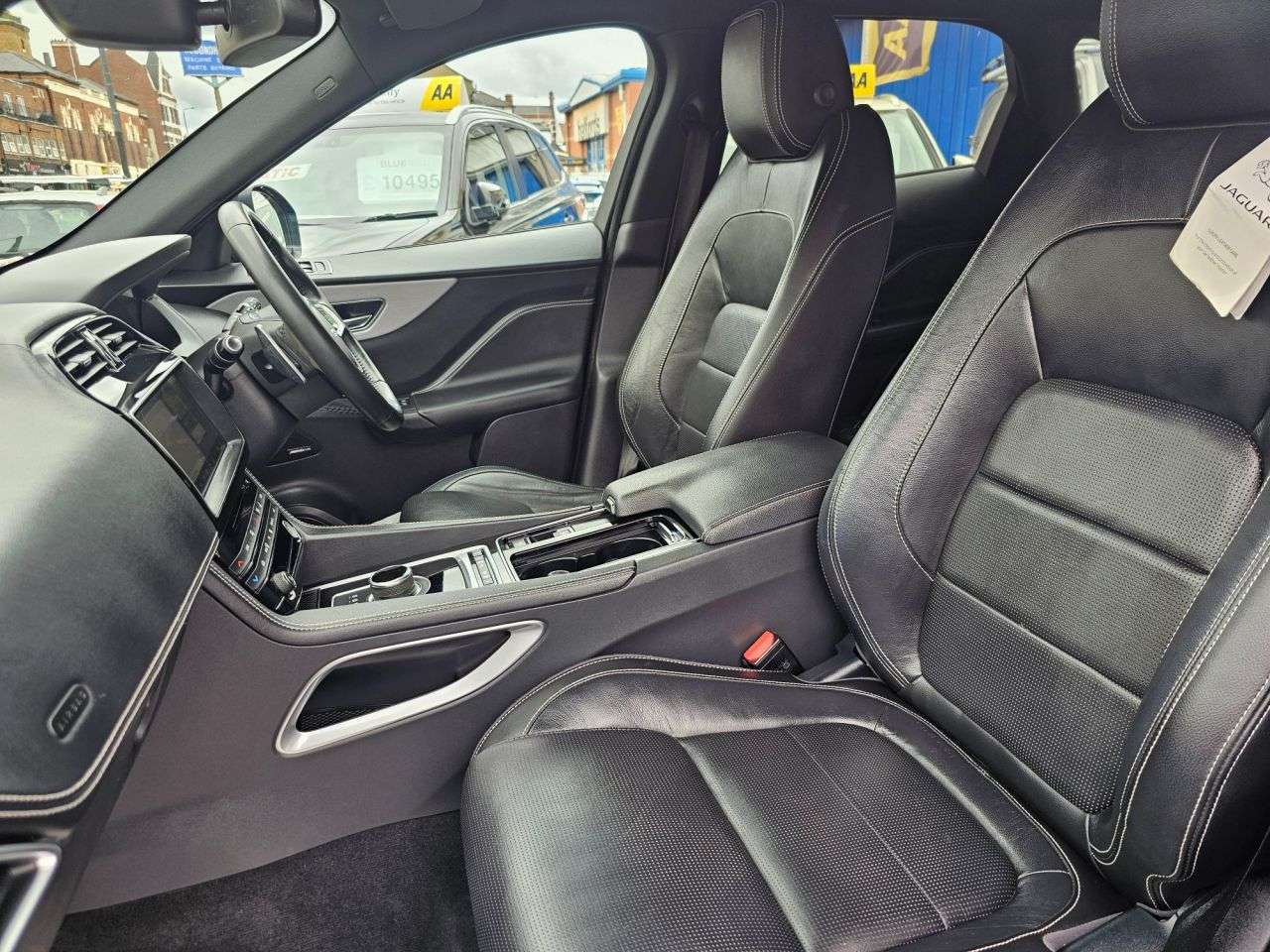 2017 JAGUAR F-PACE 2017 JAGUAR F-PACE