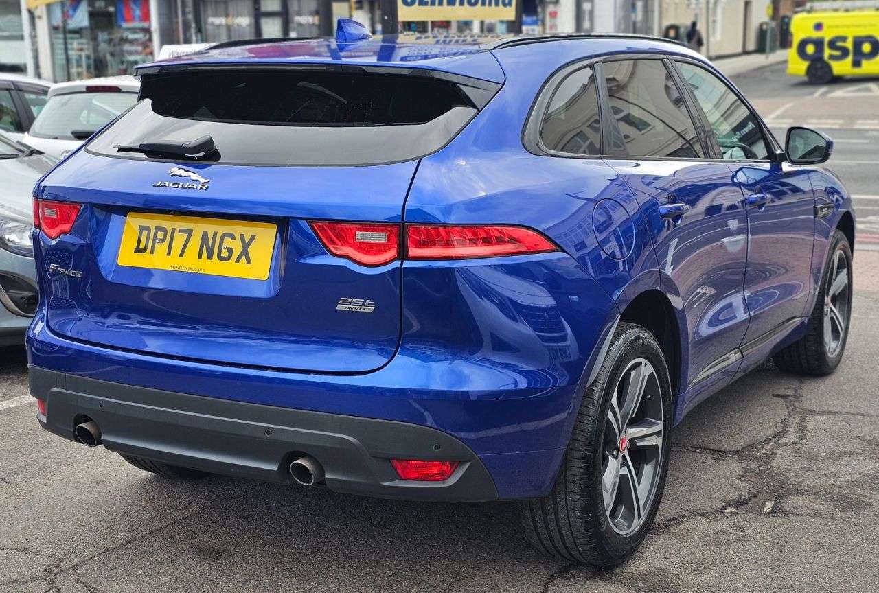 2017 JAGUAR F-PACE 2017 JAGUAR F-PACE