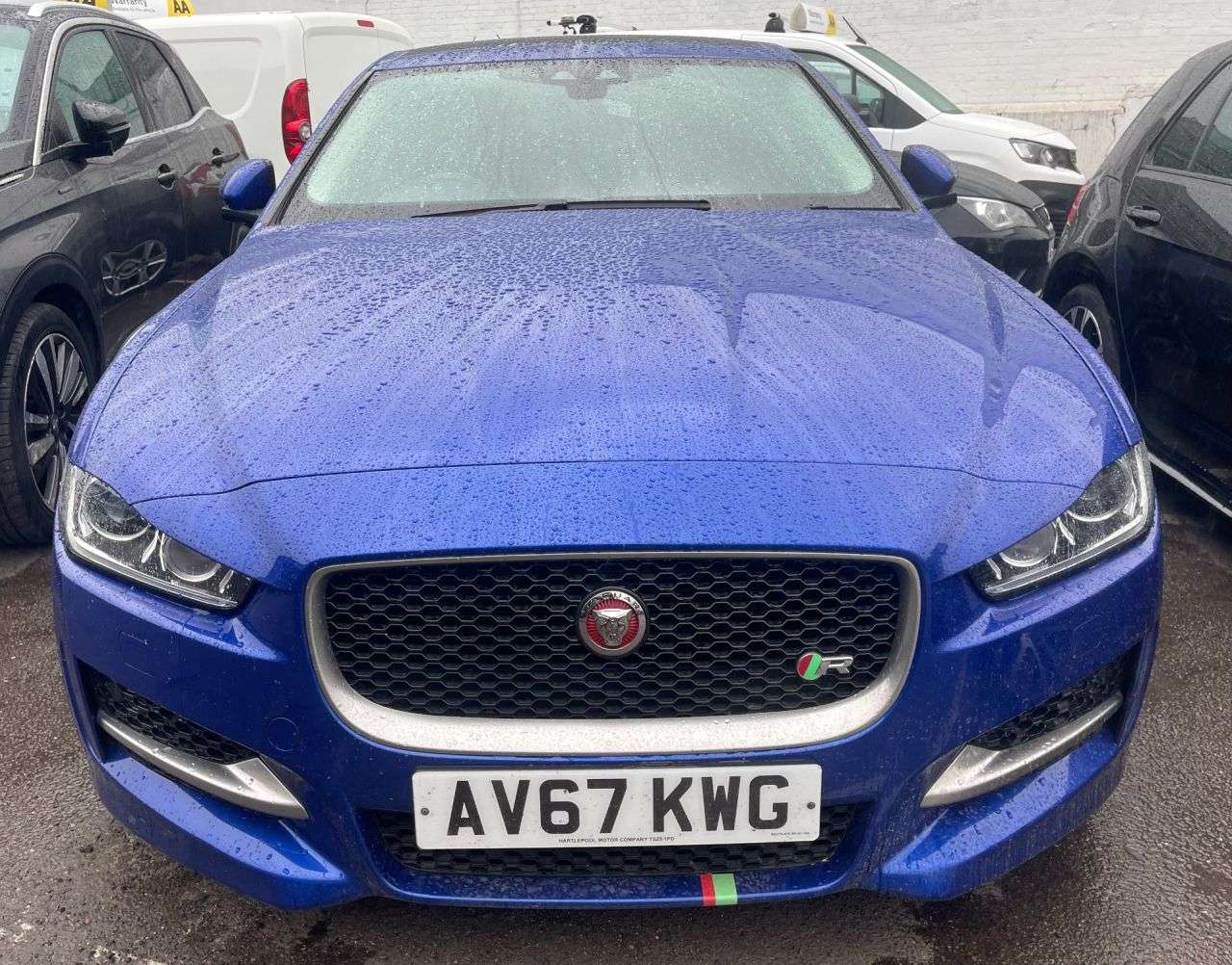 A 2017 JAGUAR XE AUTOMATIC 2.0i R-Sport Saloon 4dr Petrol Euro 6 (s/s) (200 ps) HEATED LEATH A 2017 JAGUAR XE AUTOMATIC 2.0i R-Sport Saloon 4dr Petrol Euro 6 (s/s) (200 ps) HEATED LEATH