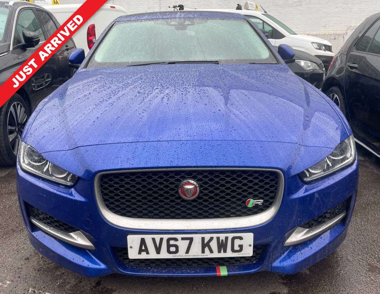 A 2017 JAGUAR XE AUTOMATIC 2.0i R-Sport Saloon 4dr Petrol Euro 6 (s/s) (200 ps) HEATED LEATH A 2017 JAGUAR XE AUTOMATIC 2.0i R-Sport Saloon 4dr Petrol Euro 6 (s/s) (200 ps) HEATED LEATH