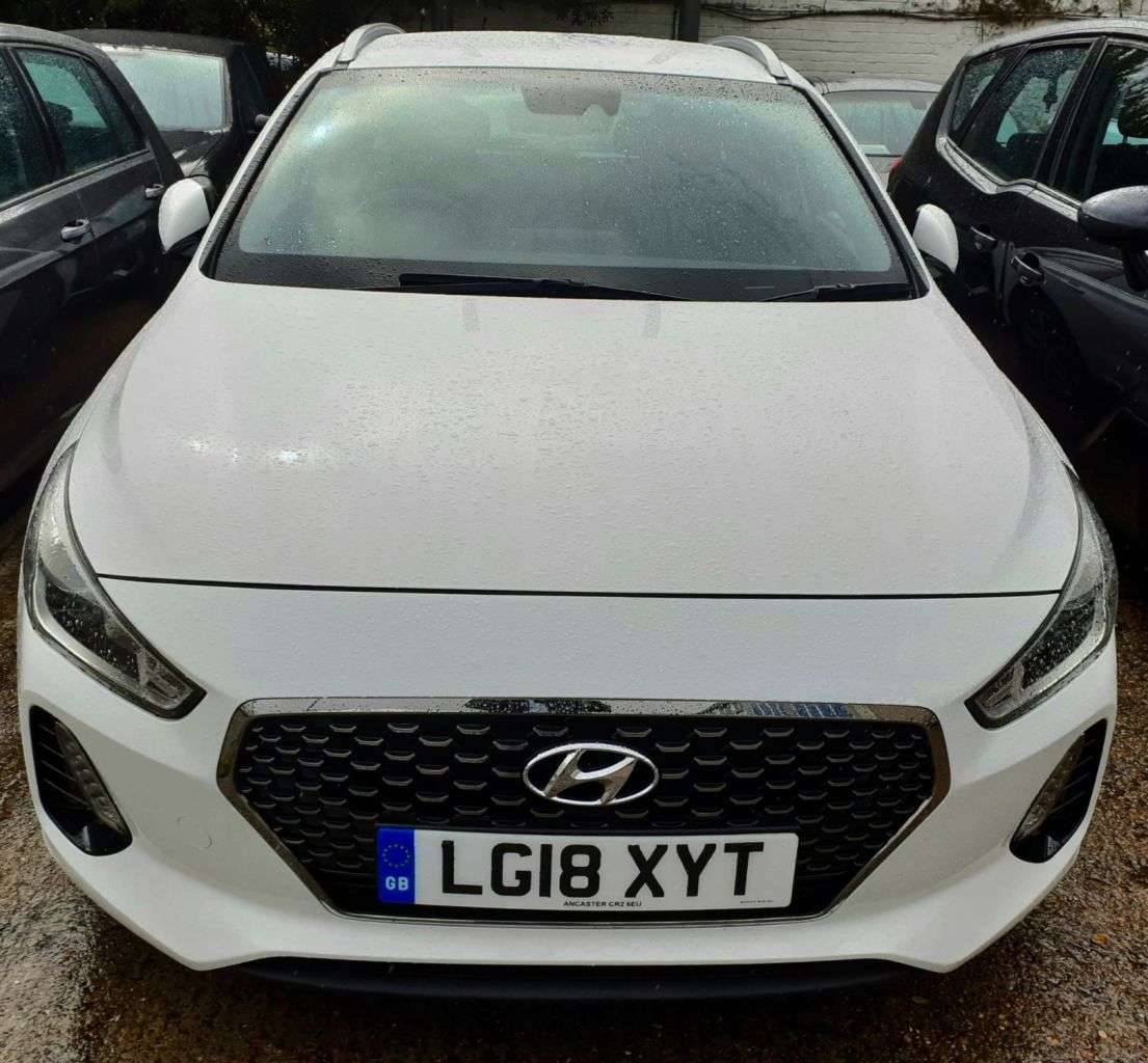 A 2018 HYUNDAI I30 AUTOMATIC 1.4 T-GDi SE Nav Tourer 5dr Petrol DCT Euro 6 (s/s) (140 ps) MOT A 2018 HYUNDAI I30 AUTOMATIC 1.4 T-GDi SE Nav Tourer 5dr Petrol DCT Euro 6 (s/s) (140 ps) MOT