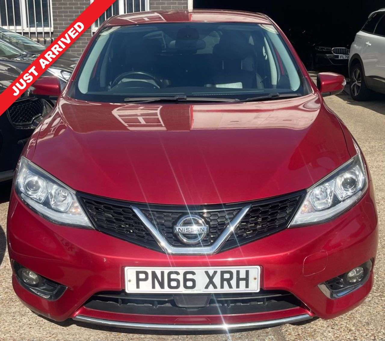 A 2016 NISSAN PULSAR AUTOMATIC 1.2 DIG-T Tekna Hatchback 5dr Petrol XTRON Euro 6 (s/s) (115 ps) A 2016 NISSAN PULSAR AUTOMATIC 1.2 DIG-T Tekna Hatchback 5dr Petrol XTRON Euro 6 (s/s) (115 ps)