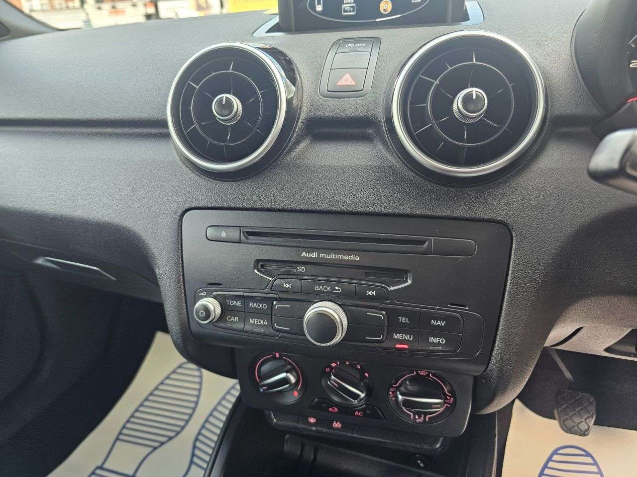 2014 AUDI A1 2014 AUDI A1