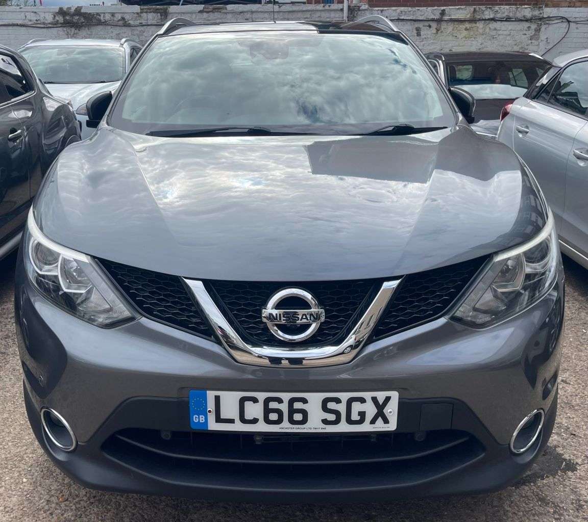 A 2017 NISSAN QASHQAI AUTOMATIC 1.2 DIG-T N-Connecta SUV 5dr Petrol XTRON 2WD Euro 6 (s/s) (115 p A 2017 NISSAN QASHQAI AUTOMATIC 1.2 DIG-T N-Connecta SUV 5dr Petrol XTRON 2WD Euro 6 (s/s) (115 p