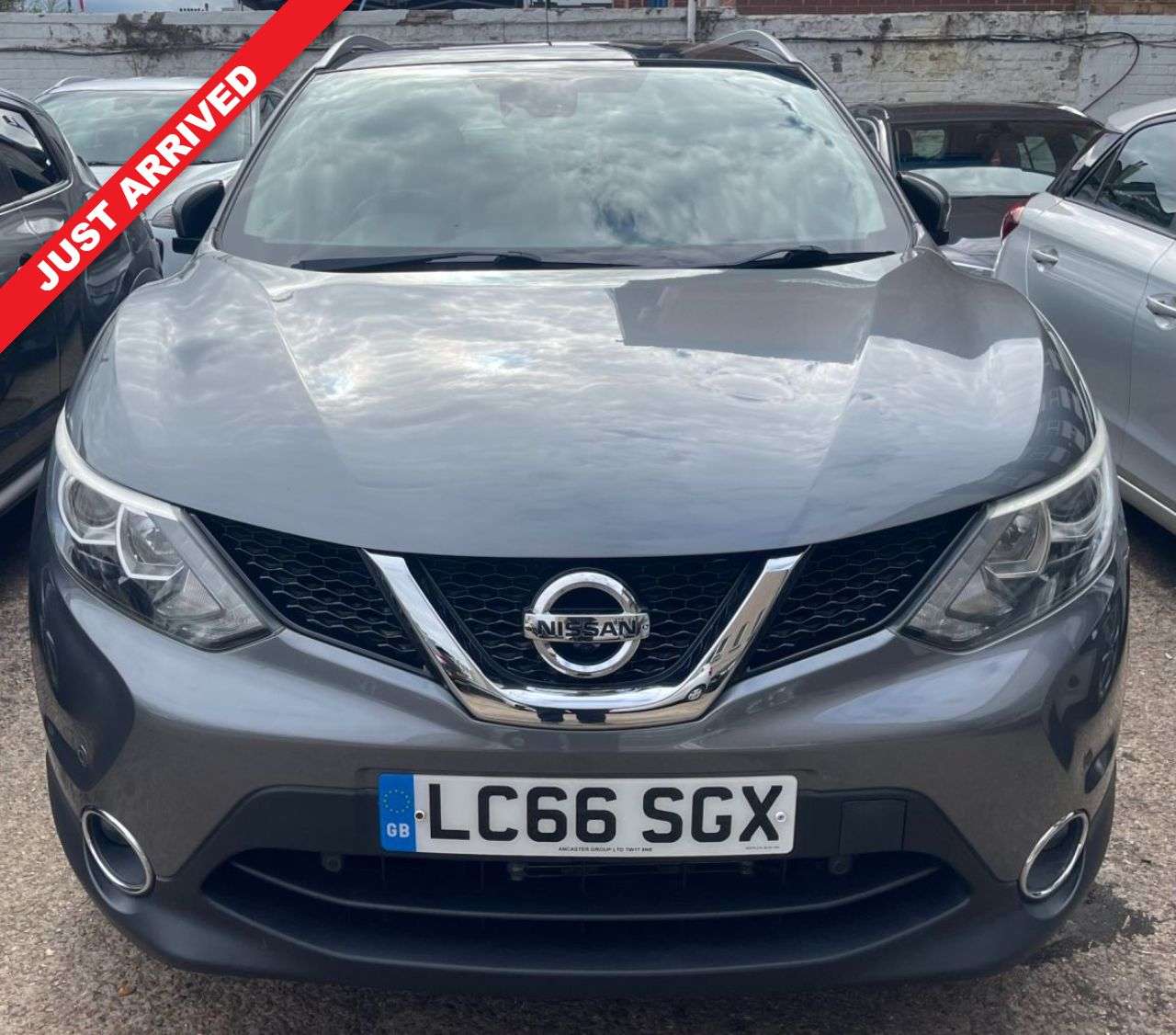 A 2017 NISSAN QASHQAI AUTOMATIC 1.2 DIG-T N-Connecta SUV 5dr Petrol XTRON 2WD Euro 6 (s/s) (115 p A 2017 NISSAN QASHQAI AUTOMATIC 1.2 DIG-T N-Connecta SUV 5dr Petrol XTRON 2WD Euro 6 (s/s) (115 p