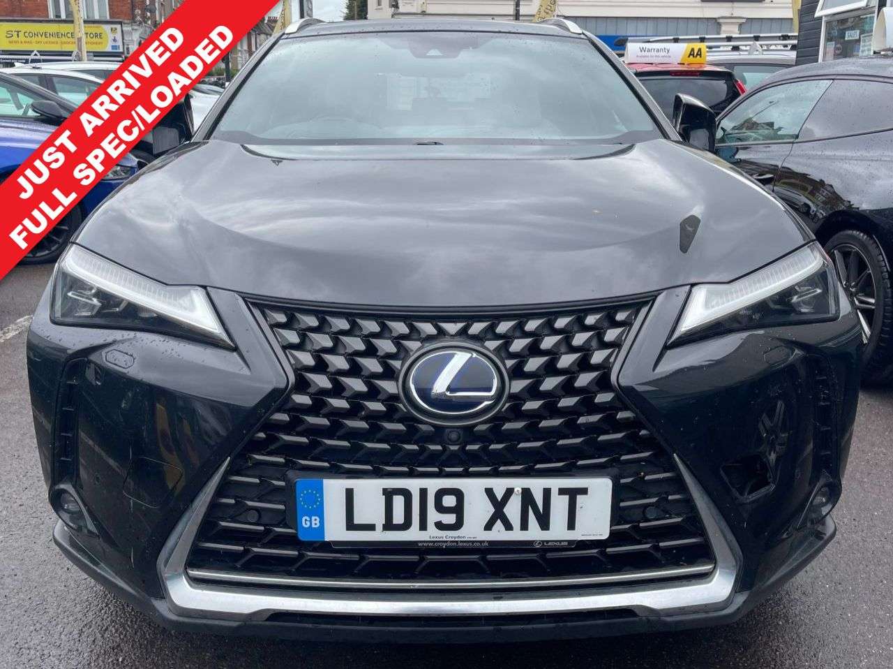 A 2019 LEXUS UX AUTOMATIC 2.0 250h Takumi SUV 5dr Petrol Hybrid E-CVT Euro 6 (s/s) (184 ps) A 2019 LEXUS UX AUTOMATIC 2.0 250h Takumi SUV 5dr Petrol Hybrid E-CVT Euro 6 (s/s) (184 ps)