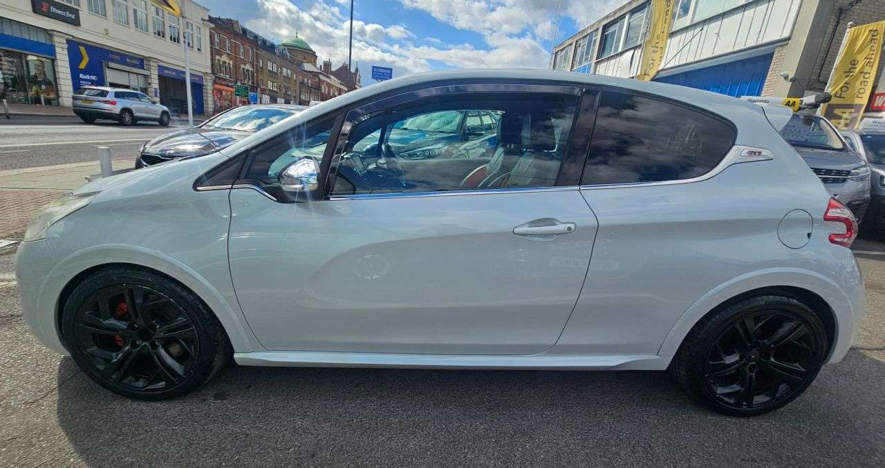 2015 PEUGEOT 208 2015 PEUGEOT 208