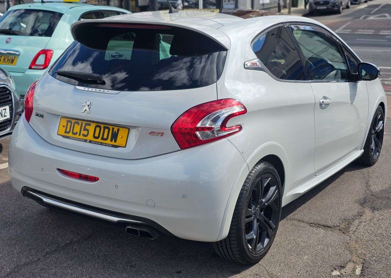 2015 PEUGEOT 208 2015 PEUGEOT 208