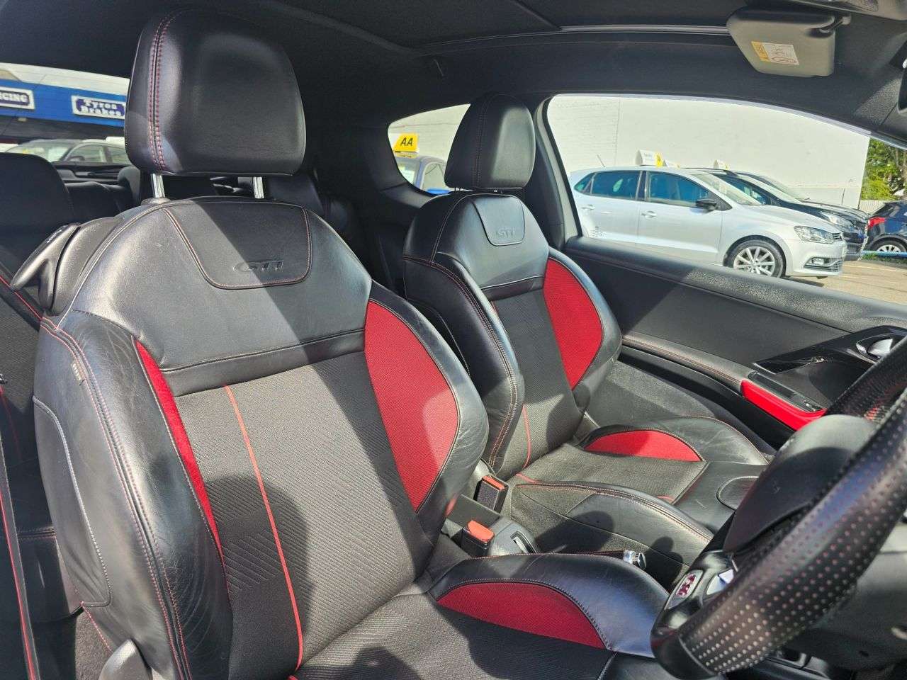 2015 PEUGEOT 208 2015 PEUGEOT 208