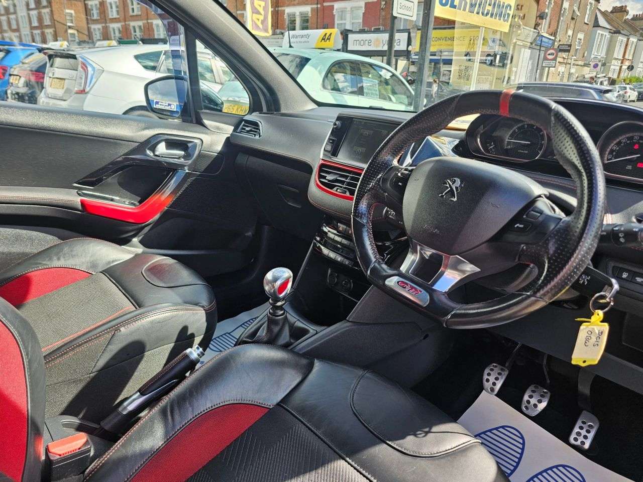 2015 PEUGEOT 208 2015 PEUGEOT 208