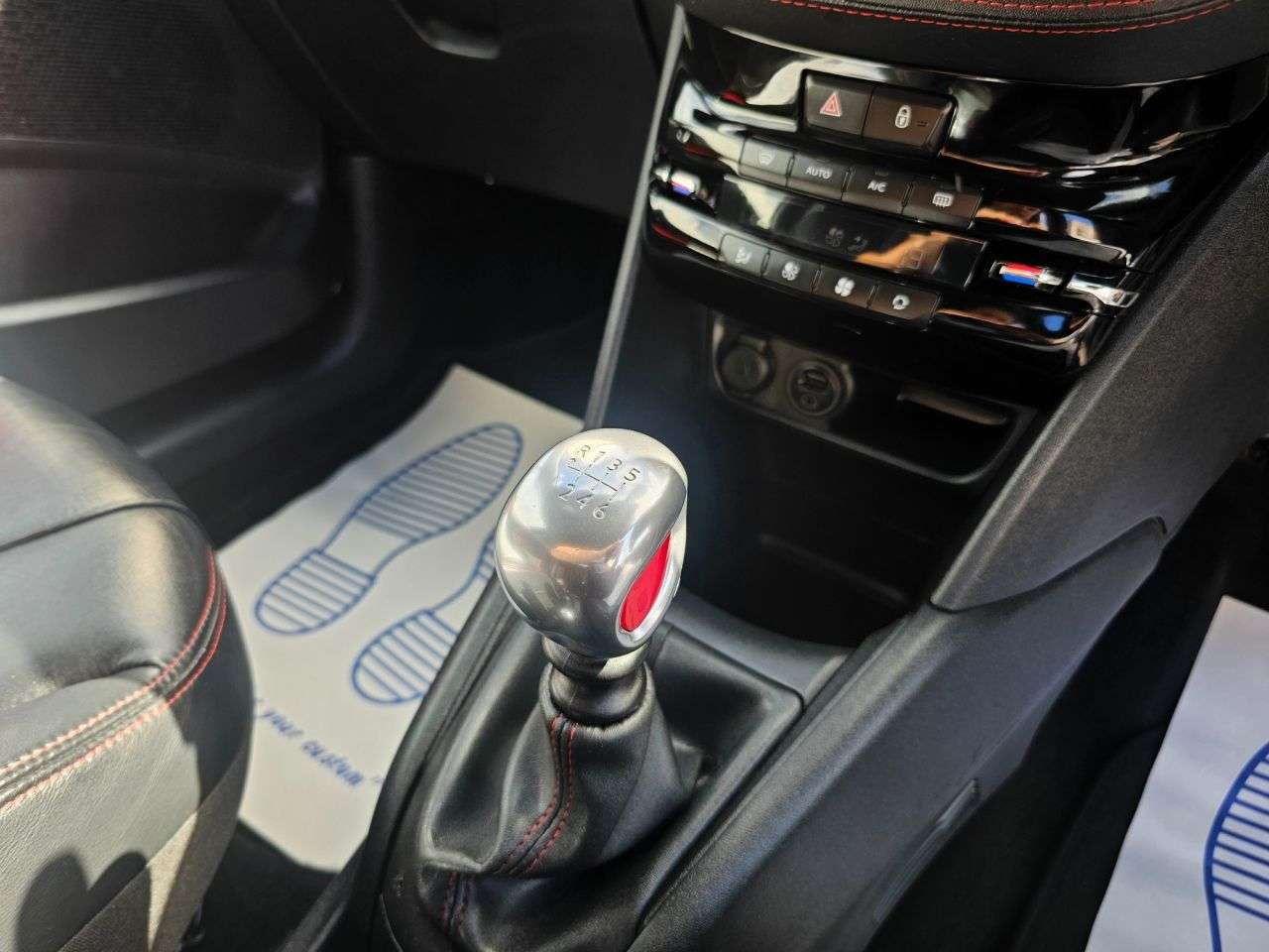 2015 PEUGEOT 208 2015 PEUGEOT 208
