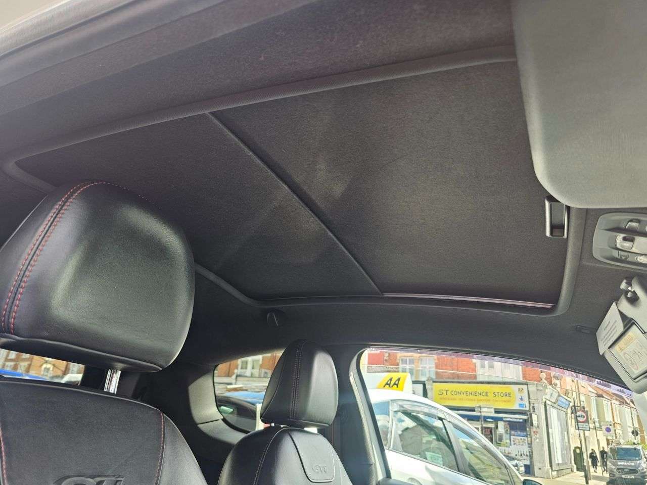 2015 PEUGEOT 208 2015 PEUGEOT 208