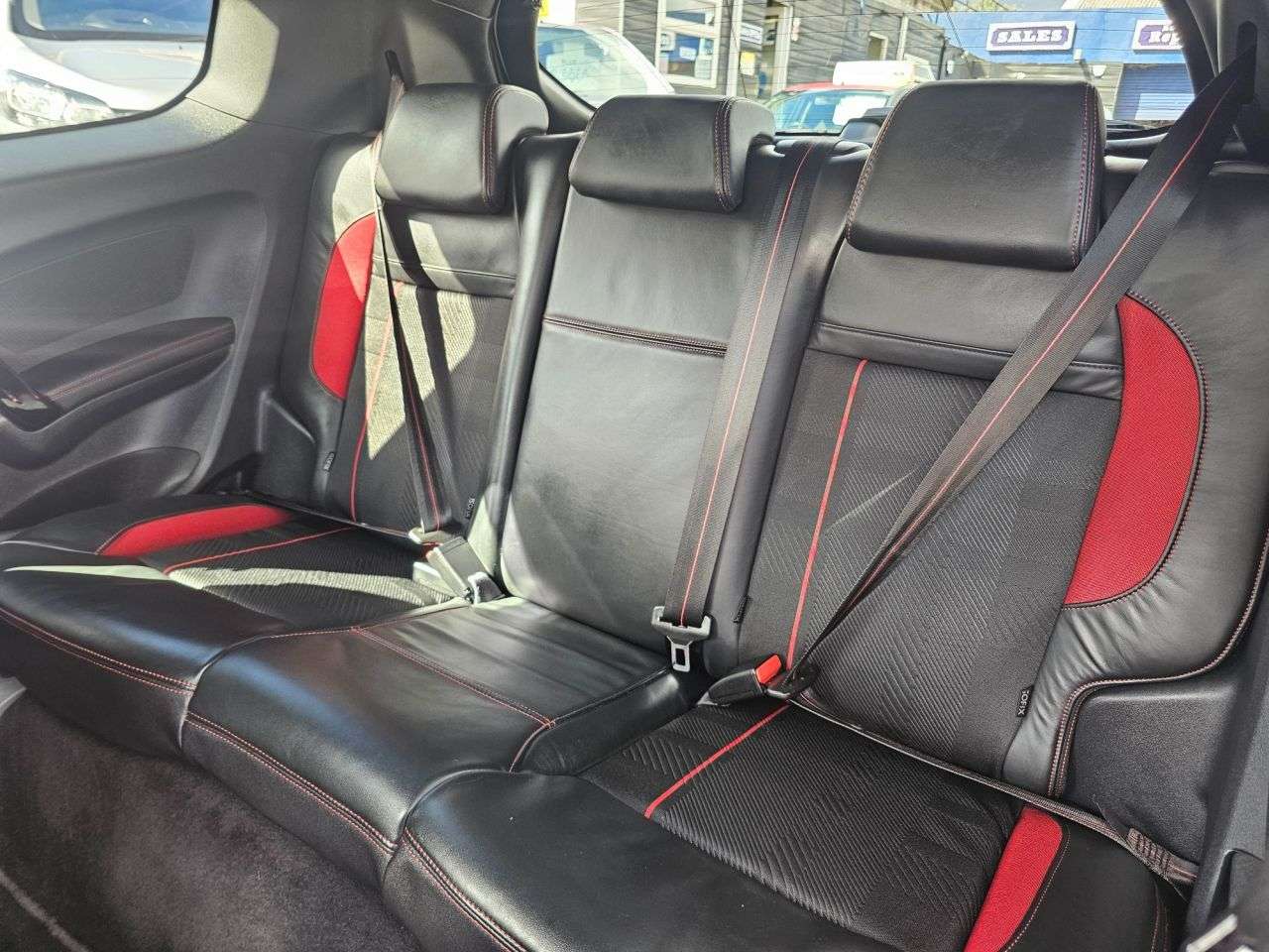 2015 PEUGEOT 208 2015 PEUGEOT 208