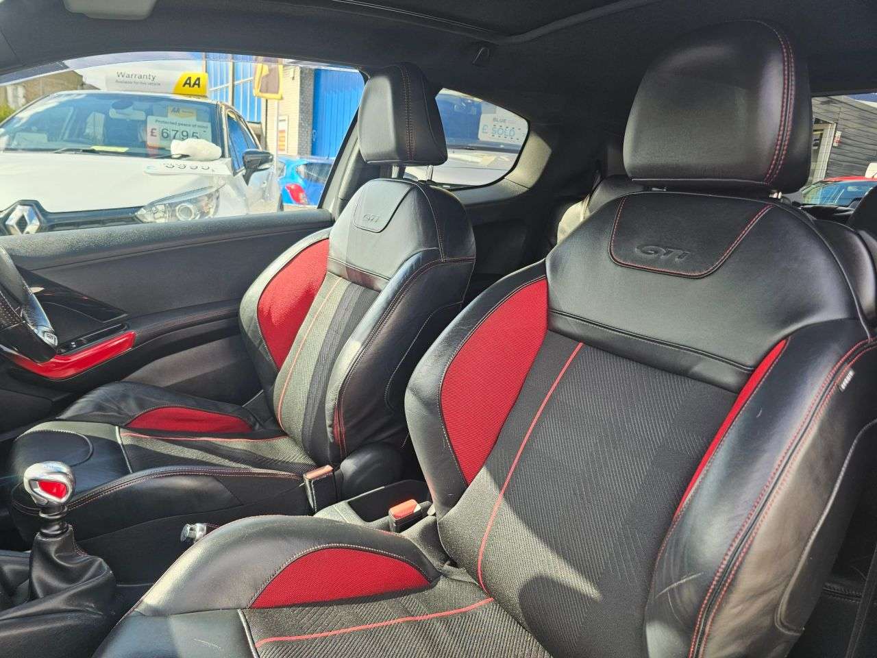 2015 PEUGEOT 208 2015 PEUGEOT 208